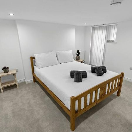 ليثام سانت أنيه Newly Refurbed, Central Apartment With Free Parking And Hot Tub المظهر الخارجي الصورة