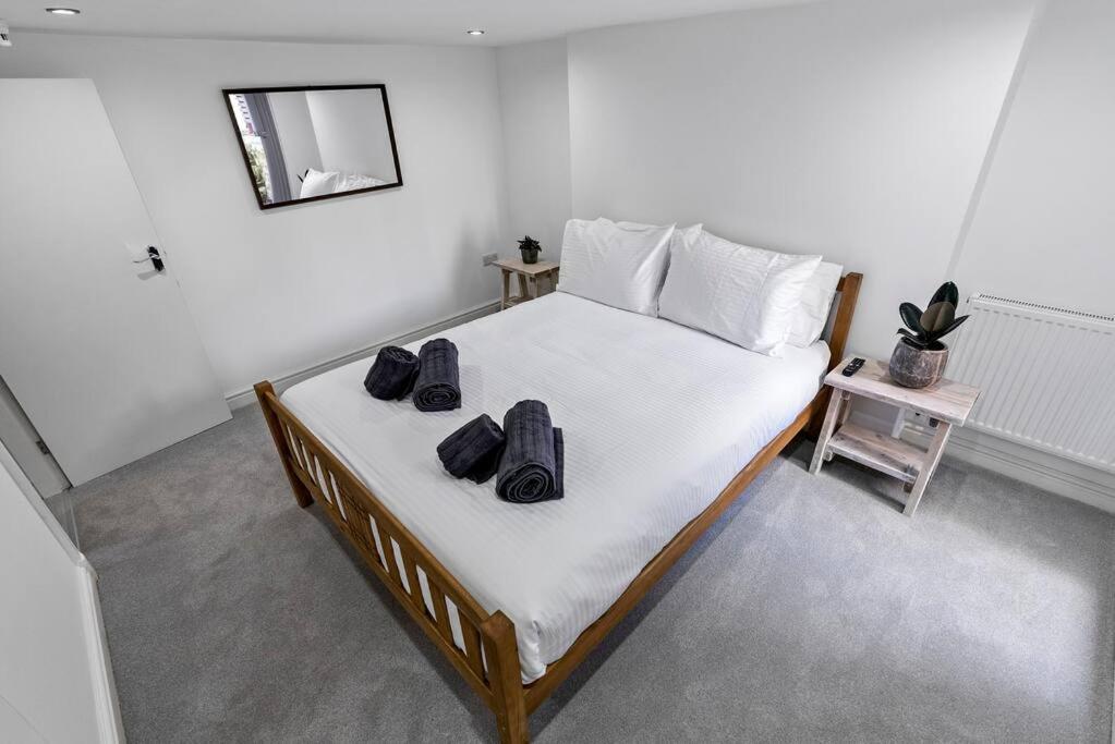 ليثام سانت أنيه Newly Refurbed, Central Apartment With Free Parking And Hot Tub المظهر الخارجي الصورة
