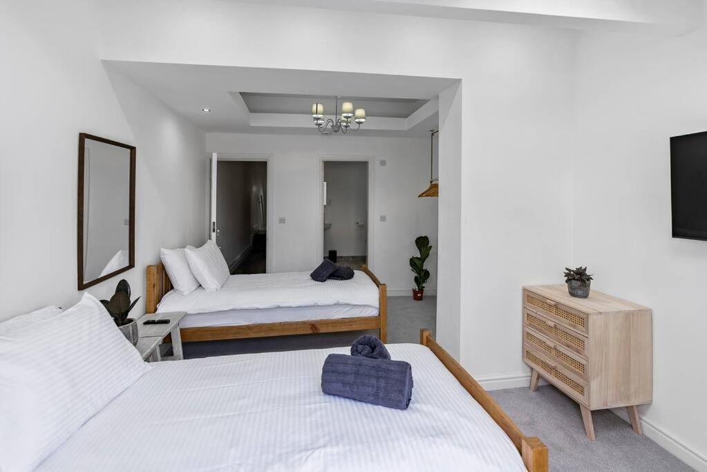 ليثام سانت أنيه Newly Refurbed, Central Apartment With Free Parking And Hot Tub المظهر الخارجي الصورة